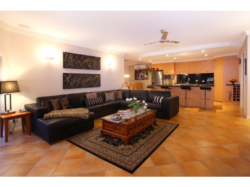 17 Eastbank Terrace, Monterey Keys QLD 4212