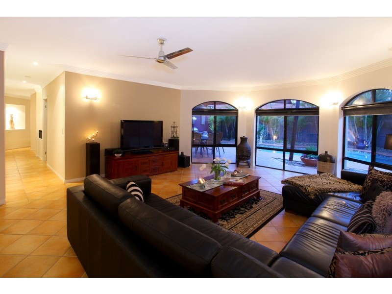 17 Eastbank Terrace, Monterey Keys QLD 4212