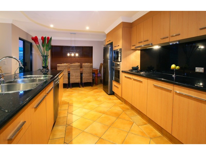 17 Eastbank Terrace, Monterey Keys QLD 4212