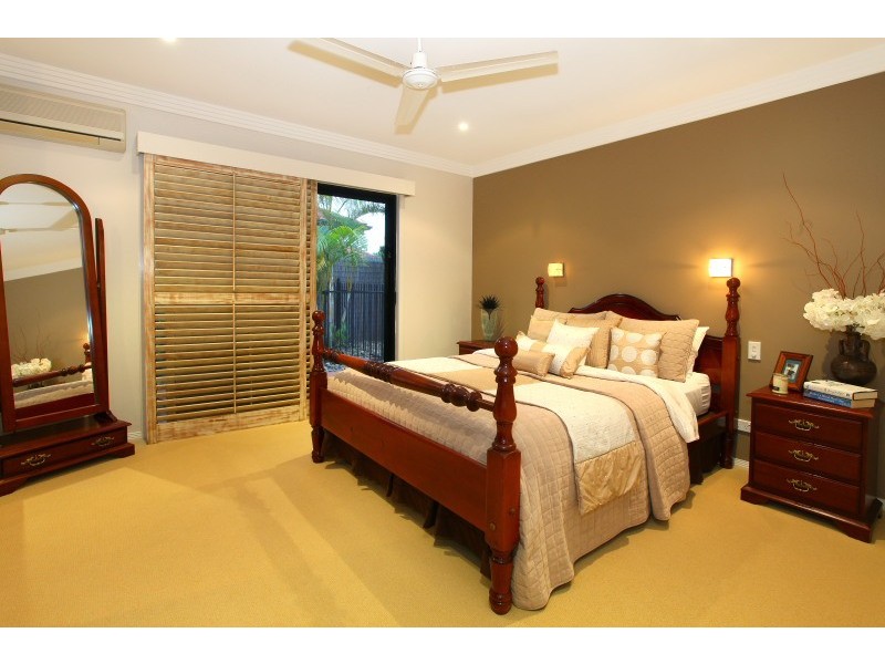 17 Eastbank Terrace, Monterey Keys QLD 4212