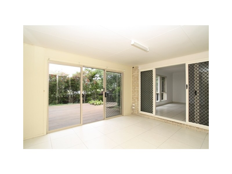9 Witheren Circuit, Pacific Pines QLD 4211