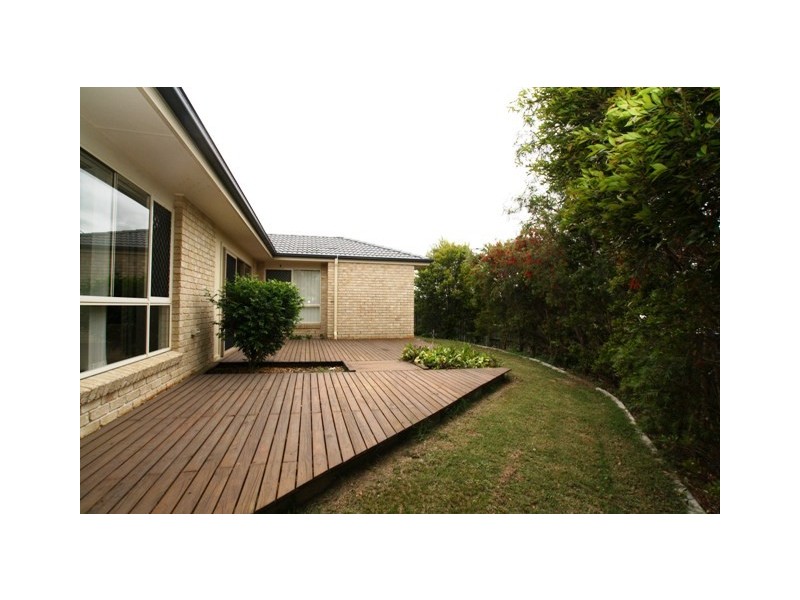 9 Witheren Circuit, Pacific Pines QLD 4211