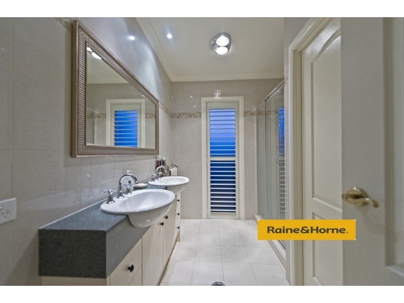 6 Paddy Place, Oxenford QLD 4210