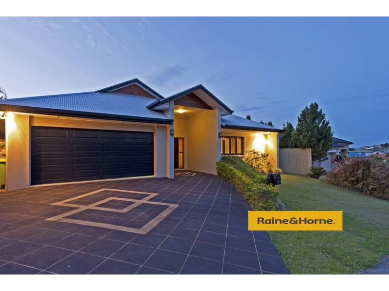 15 Springwood Ave, Pacific Pines QLD 4211