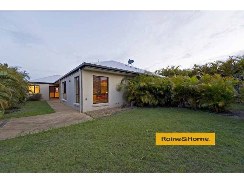 15 Springwood Ave, Pacific Pines QLD 4211
