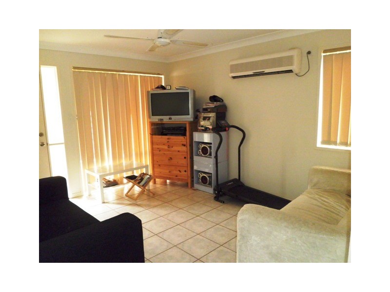 9/74 Universal Street, Pacific Pines QLD 4211