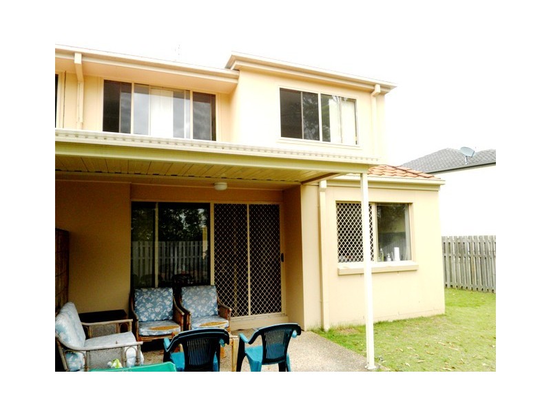 9/74 Universal Street, Pacific Pines QLD 4211