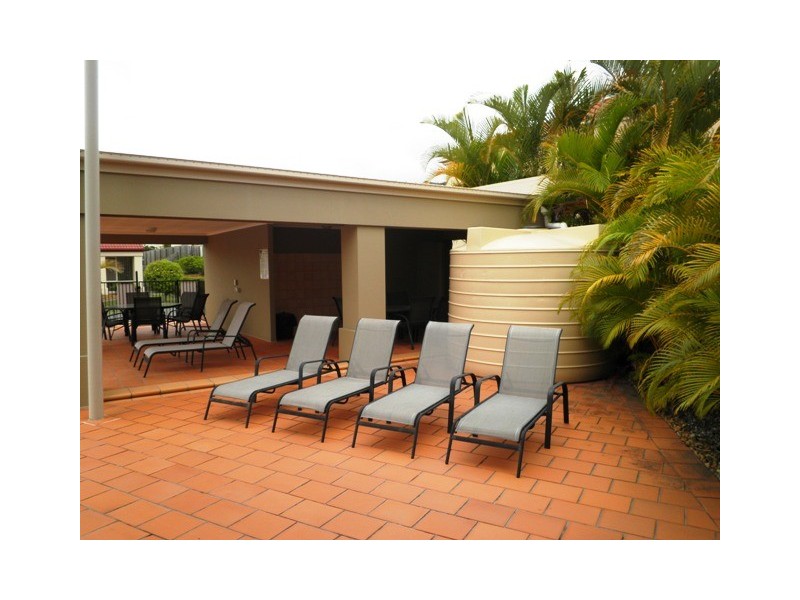 9/74 Universal Street, Pacific Pines QLD 4211