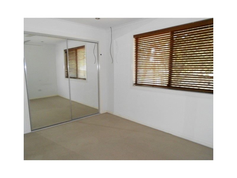 2 Glenmore Drive, Ashmore QLD 4214