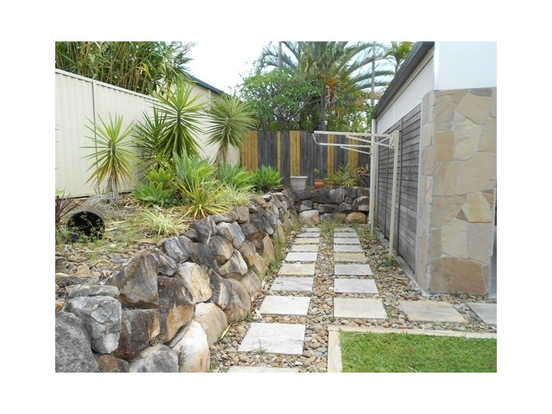 2 Glenmore Drive, Ashmore QLD 4214