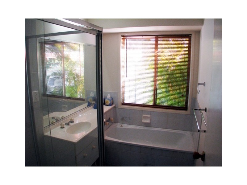 9 Tanunda Drive, Helensvale QLD 4212