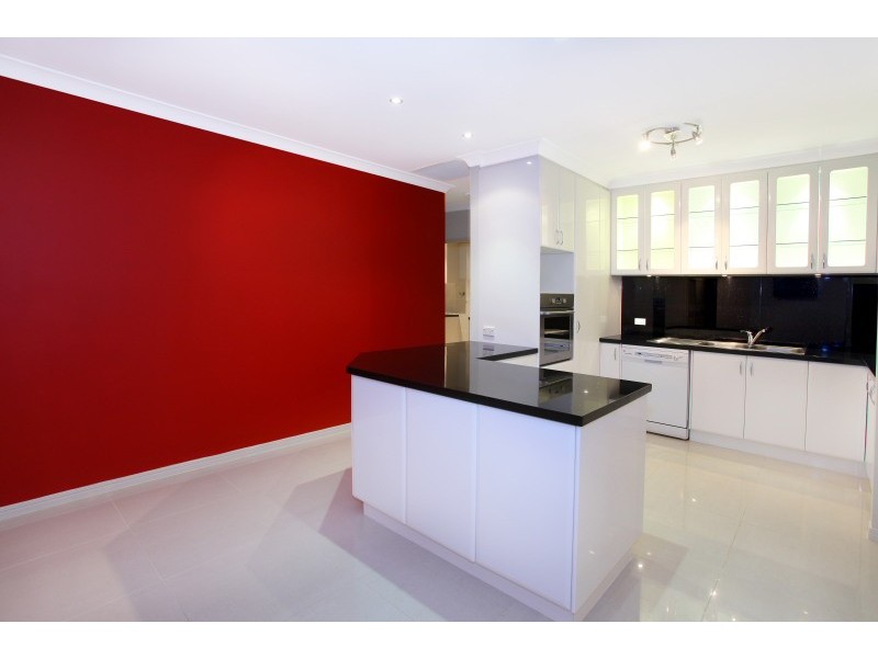 4 Highvale Drive, Helensvale QLD 4212
