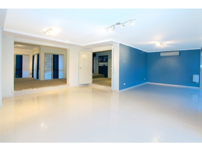 4 Highvale Drive, Helensvale QLD 4212