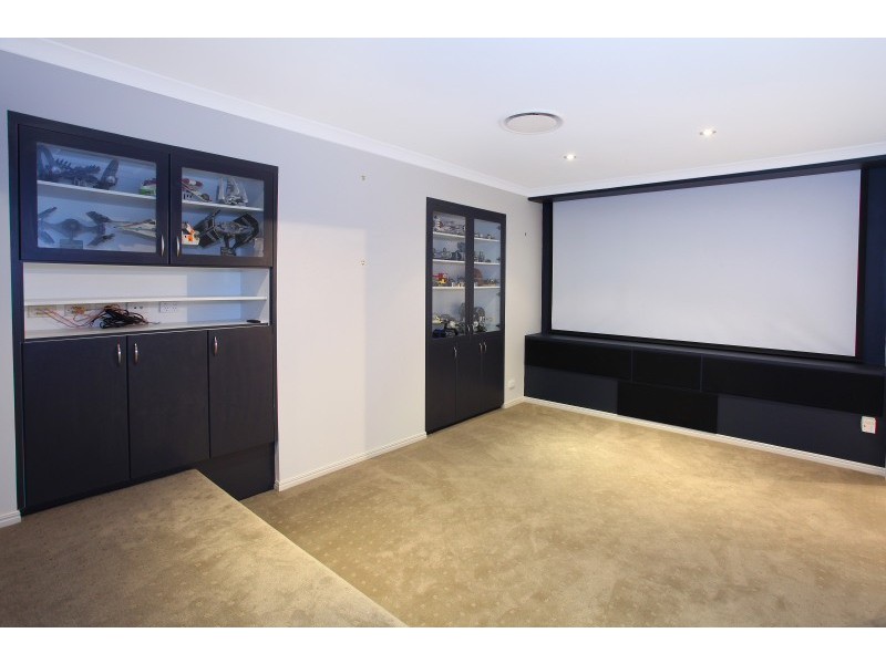 4 Highvale Drive, Helensvale QLD 4212