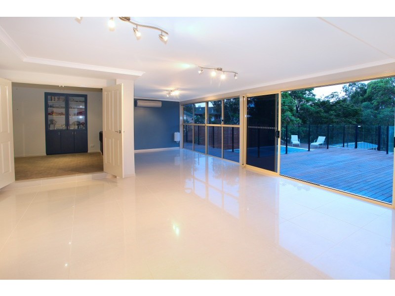 4 Highvale Drive, Helensvale QLD 4212