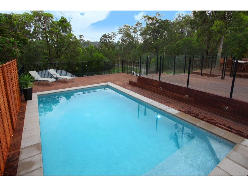 4 Highvale Drive, Helensvale QLD 4212