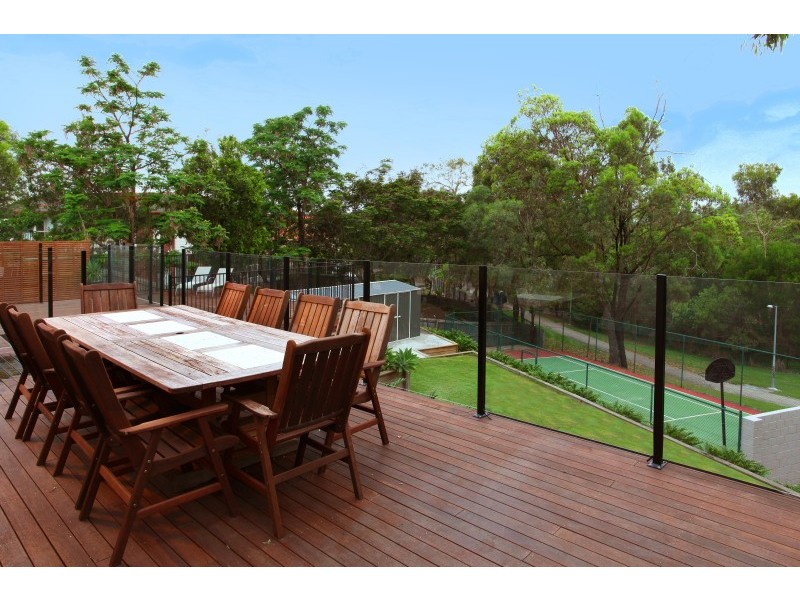 4 Highvale Drive, Helensvale QLD 4212