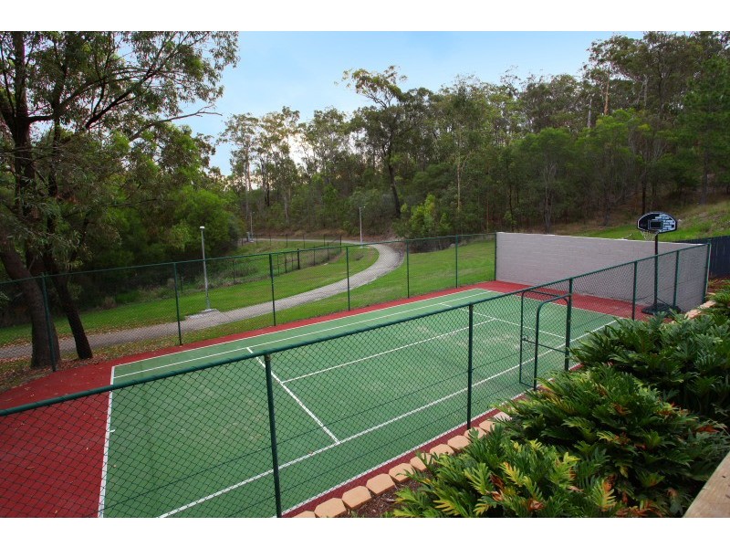 4 Highvale Drive, Helensvale QLD 4212