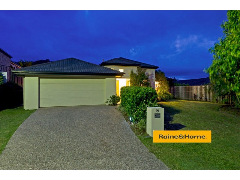 19 Cossington Circuit, Maudsland QLD 4210