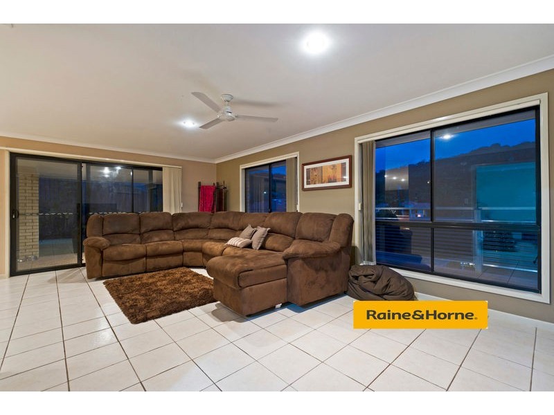 19 Cossington Circuit, Maudsland QLD 4210