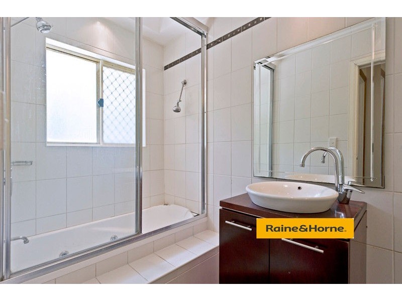 3 Texas Court, Oxenford QLD 4210