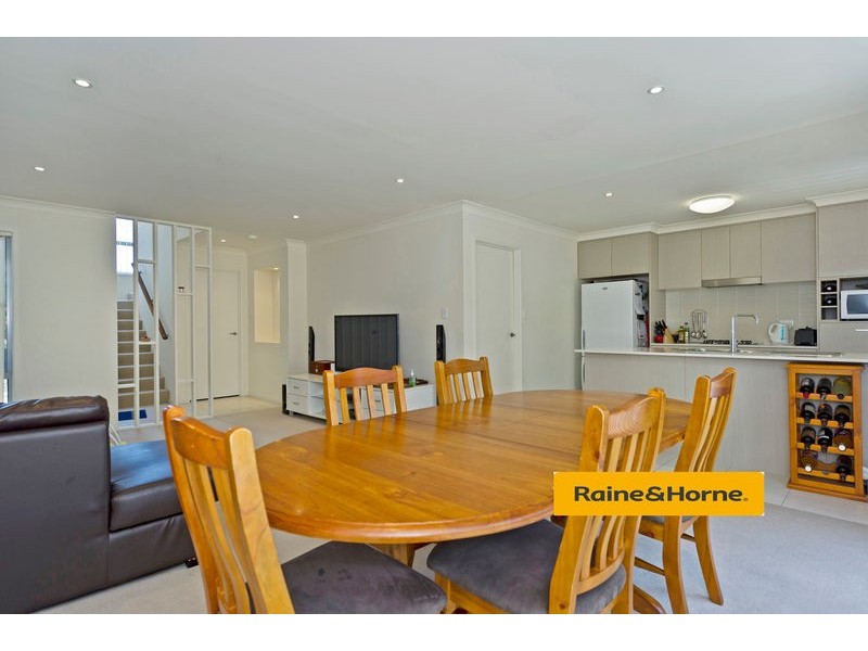 34/1 Belongil Street, Pacific Pines QLD 4211