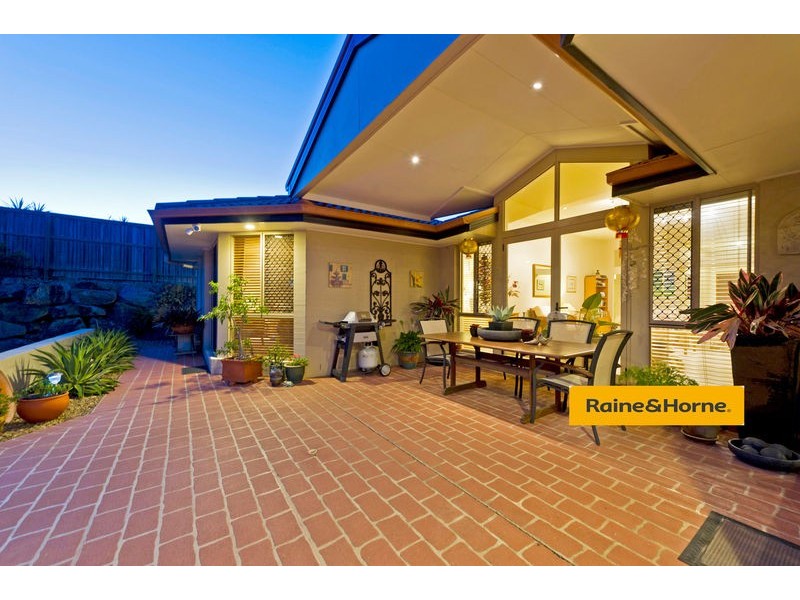 6 Springwood Avenue, Pacific Pines QLD 4211