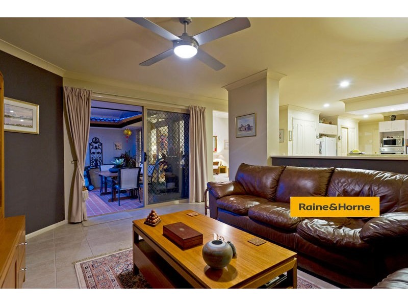 6 Springwood Avenue, Pacific Pines QLD 4211