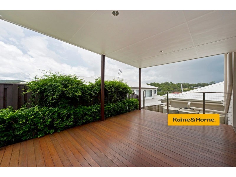 1/12 Diamantina Circuit, Pacific Pines QLD 4211