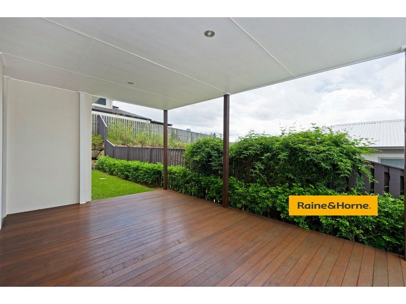 1/12 Diamantina Circuit, Pacific Pines QLD 4211