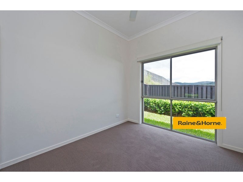 1/12 Diamantina Circuit, Pacific Pines QLD 4211