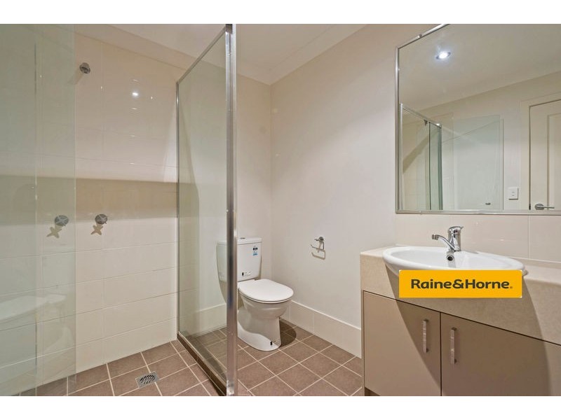 1/12 Diamantina Circuit, Pacific Pines QLD 4211