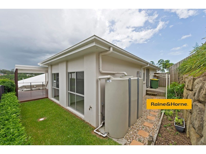 1/12 Diamantina Circuit, Pacific Pines QLD 4211