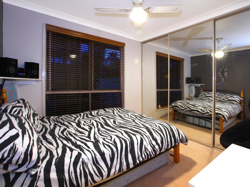 35 Adaminaby Dr, Helensvale QLD 4212
