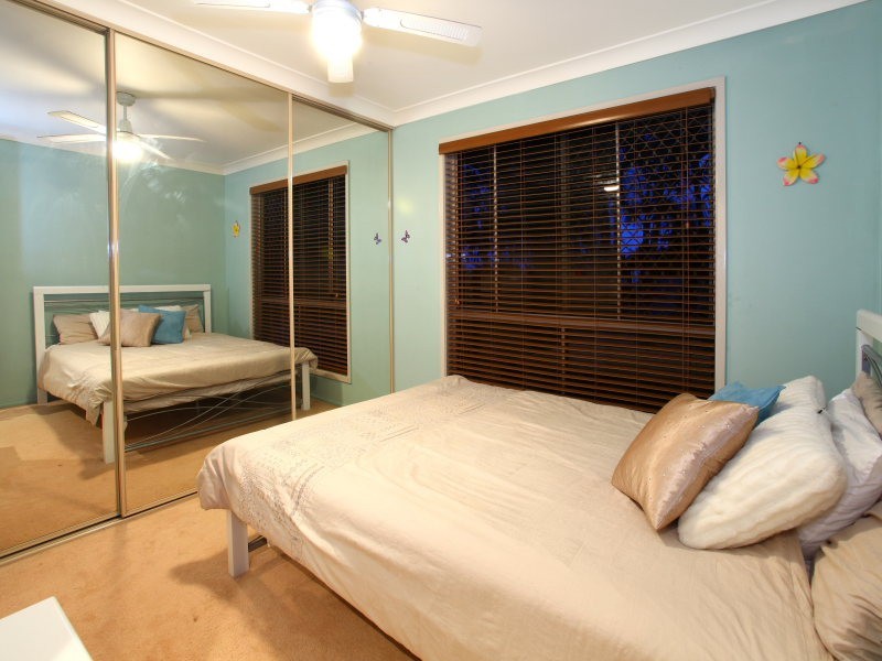 35 Adaminaby Dr, Helensvale QLD 4212