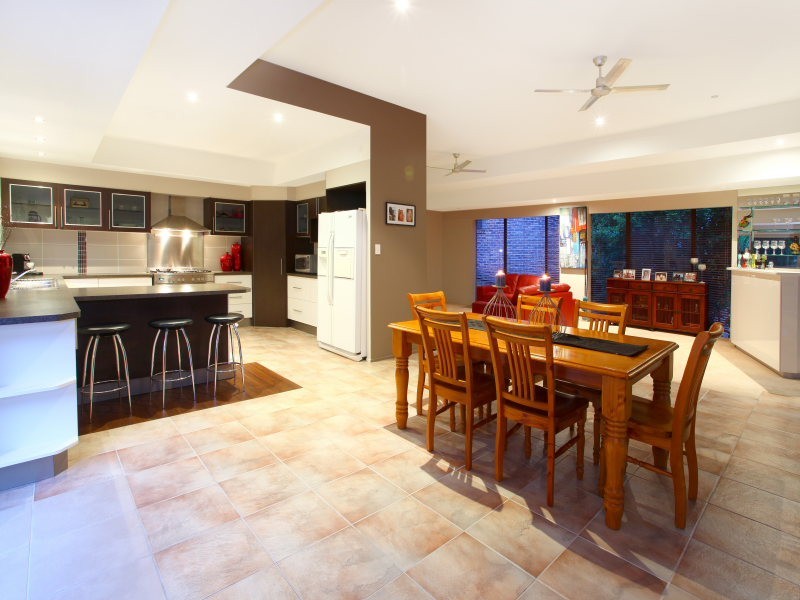35 Adaminaby Dr, Helensvale QLD 4212