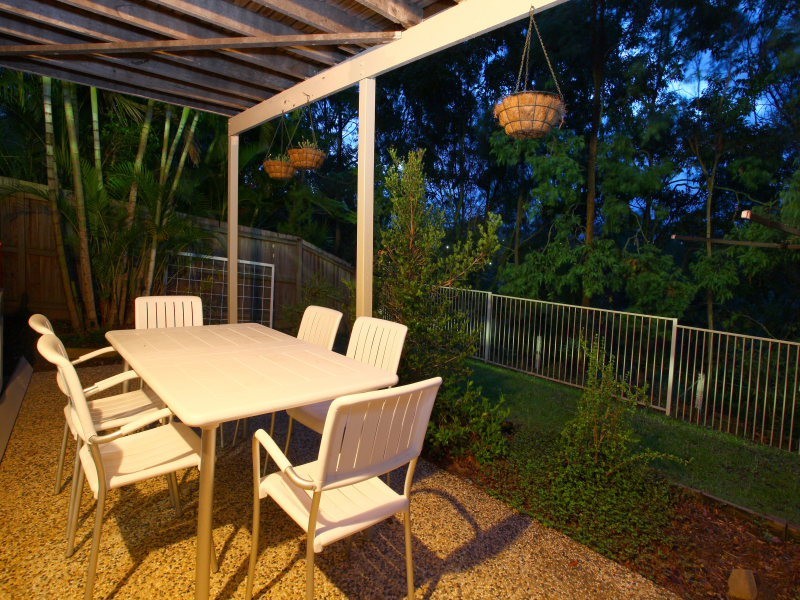 35 Adaminaby Dr, Helensvale QLD 4212