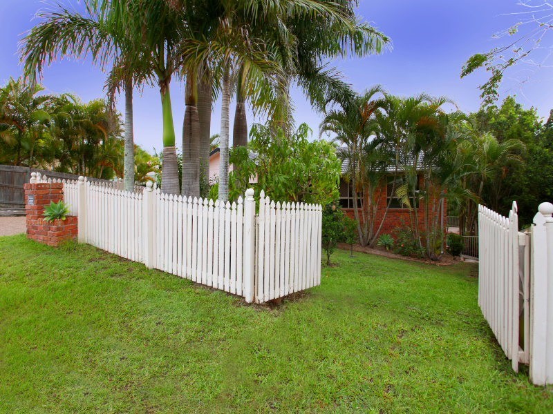 35 Adaminaby Dr, Helensvale QLD 4212