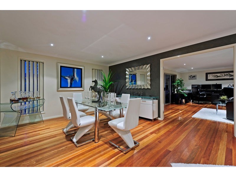 16 Sandow Street, Pacific Pines QLD 4211