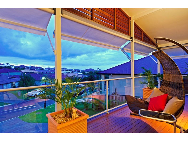 16 Sandow Street, Pacific Pines QLD 4211