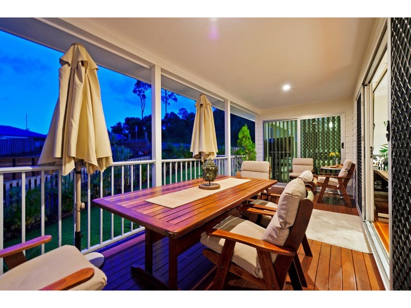 16 Sandow Street, Pacific Pines QLD 4211