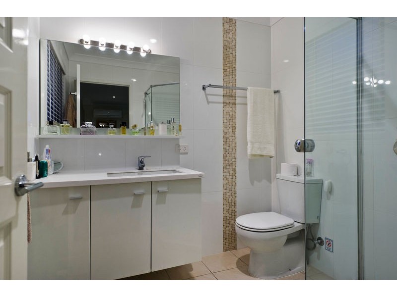 16 Sandow Street, Pacific Pines QLD 4211