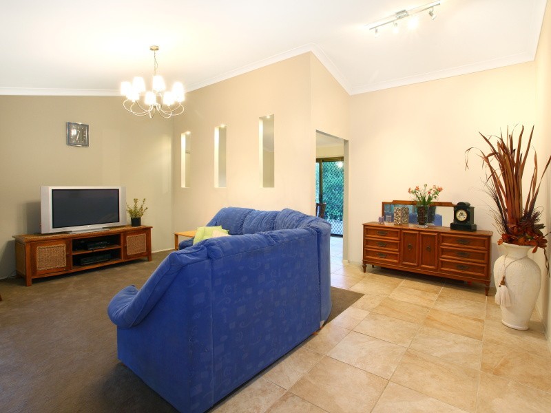 13 Bathurst Court, Helensvale QLD 4212