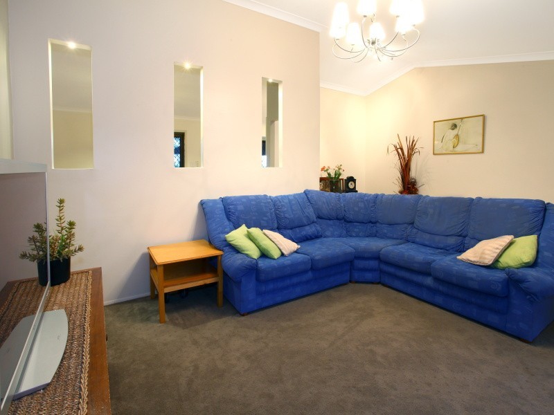 13 Bathurst Court, Helensvale QLD 4212