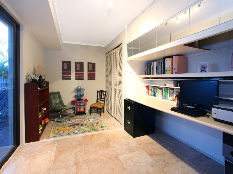 13 Bathurst Court, Helensvale QLD 4212