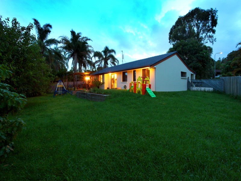 13 Bathurst Court, Helensvale QLD 4212