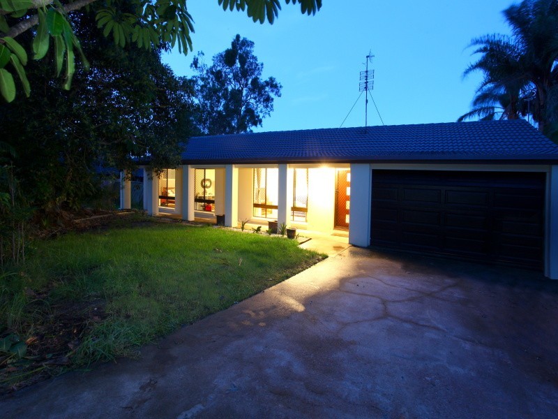 13 Bathurst Court, Helensvale QLD 4212