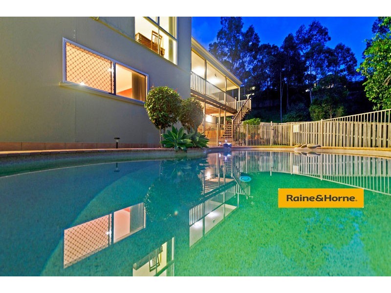 9 Atoli Rise, Pacific Pines QLD 4211