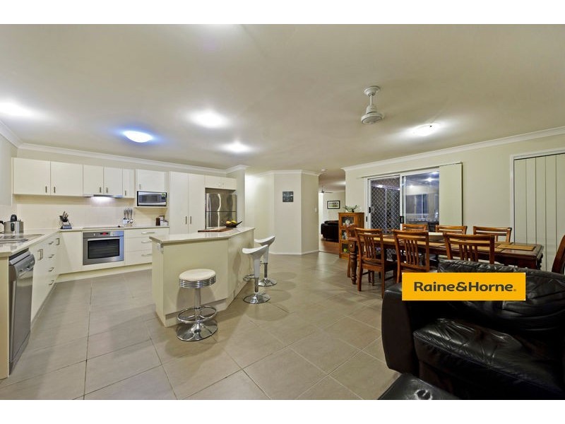 9 Atoli Rise, Pacific Pines QLD 4211