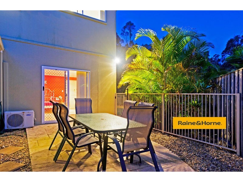 9 Atoli Rise, Pacific Pines QLD 4211